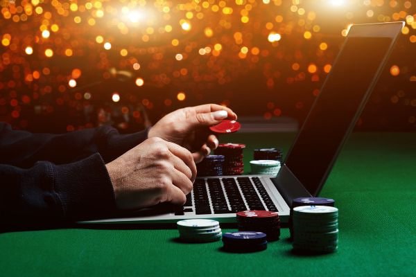 Suasana pertandingan sepak bola yang bisa ditaruhkan di platform bandarkoin Indonesia